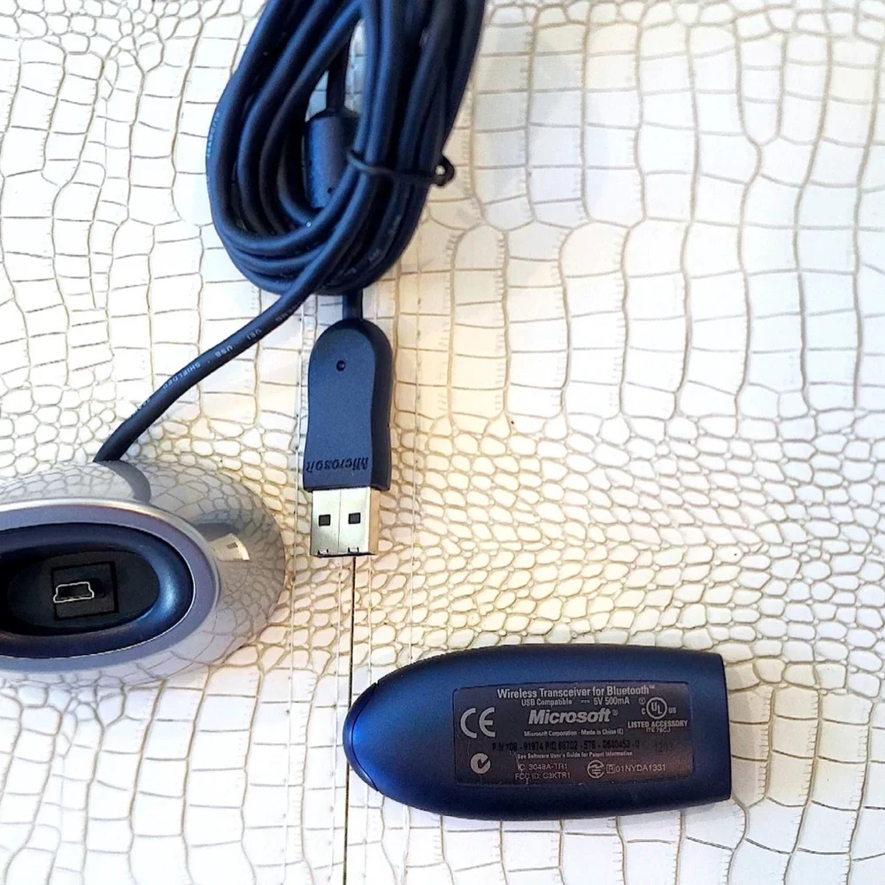 New W/O Box Microsoft USB Wireless Transceiver Bluetooth W/Original baseX08-9194
